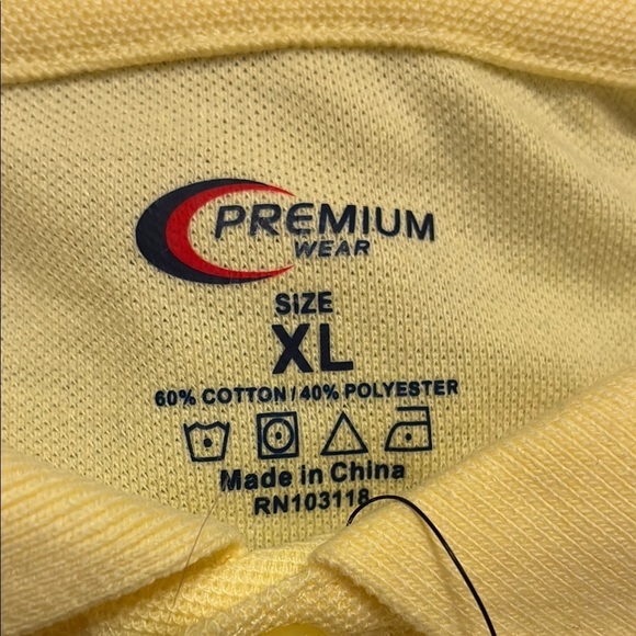 Classic Cream Polo Golf Shirt with Timeless Design - Picture 6 of 6